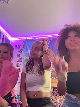 x0 elly1 online show from July 19, 2026, 7:43 pm