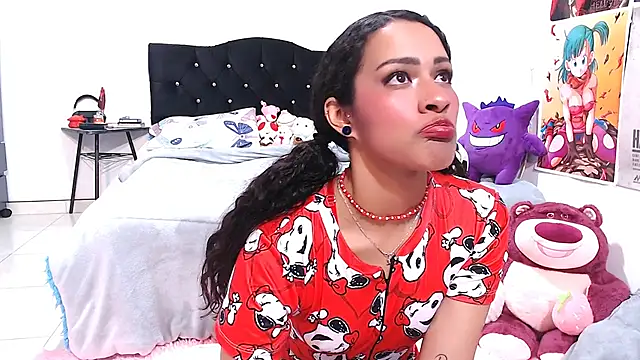 Snapshot of Queen_Emmaw chatting on July 25, 2026, 11:44 pm Queen Emmaw online show from July 25, 2026, 11:44 pm