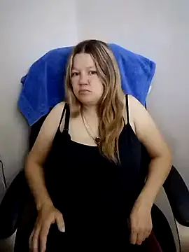 Juliamodest1 online show from July 26, 2026, 2:07 am