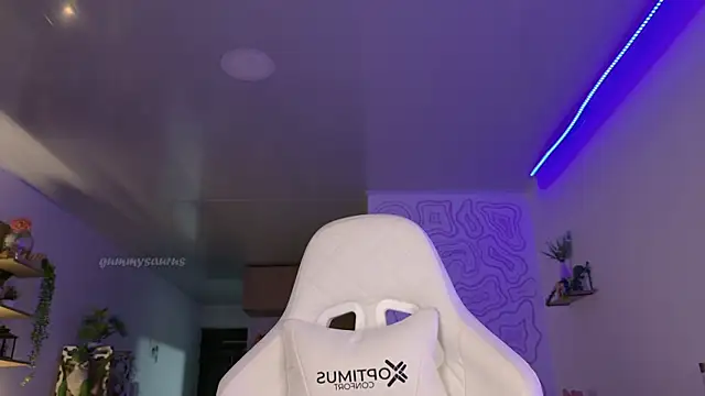 GummySaurus  online show from July 28, 2026, 12:18 am