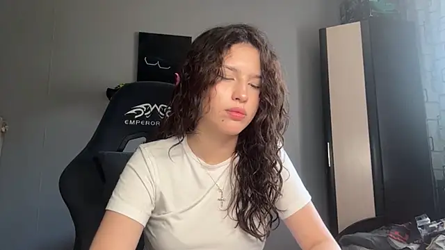 SharolynSalle online show from July 25, 2026, 1:24 am
