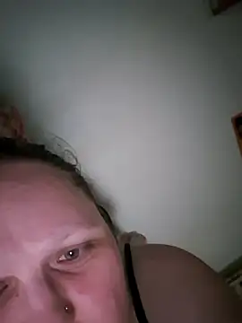 Mellegirl online show from July 25, 2026, 2:45 pm