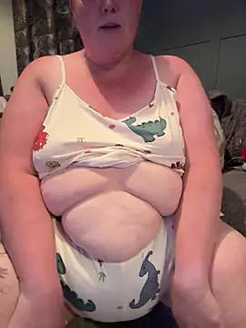 Curvy-BellaXXX online show from July 28, 2026, 10:09 pm