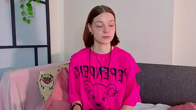 YaelHoughtling online show from July 28, 2026, 12:48 pm