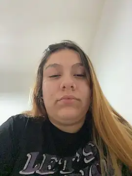ninaa81 online show from July 26, 2026, 10:38 pm