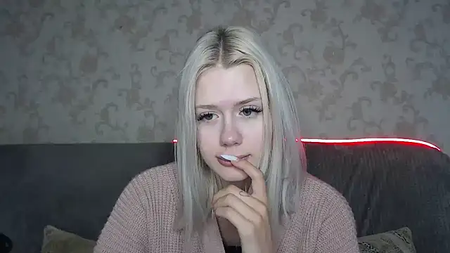 BlondyLedy online show from July 30, 2026, 1:05 am