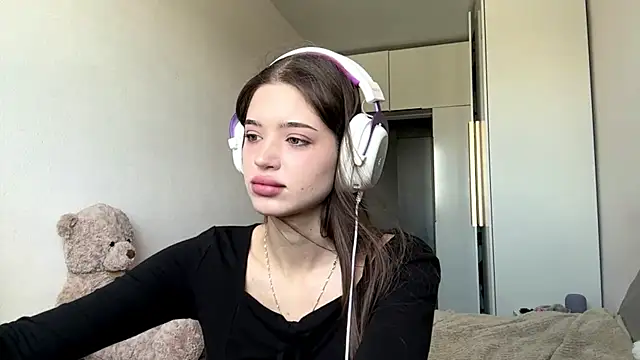 NicolleBarreto online show from July 25, 2026, 4:20 am