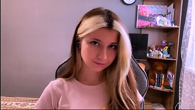 Snapshot of SherikaAzzarella chatting on July 24, 2026, 2:46 pm SherikaAzzarella online show from July 24, 2026, 2:46 pm