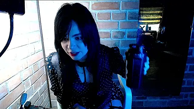 BloodyRoseUwU online show from July 24, 2026, 9:44 pm