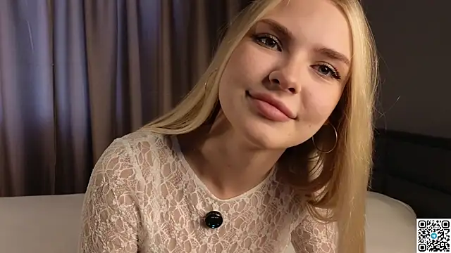 LinaRivse online show from July 25, 2026, 7:05 am