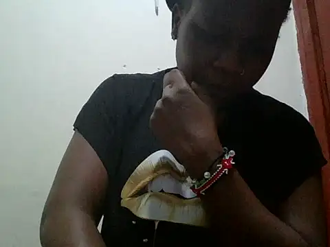 yummyychocolate  online show from July 25, 2026, 9:21 pm
