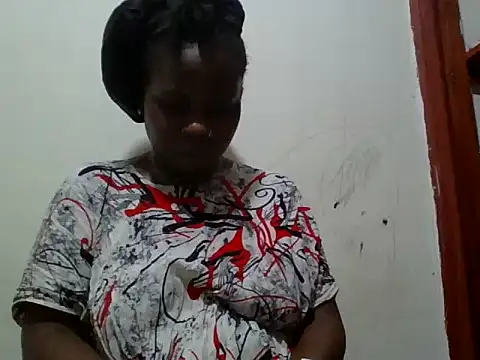 yummyychocolate  online show from July 28, 2026, 5:04 am