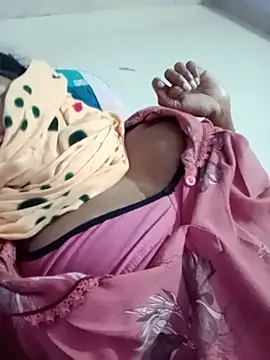 radhika78990 online show from August 4, 2026, 3:16 pm