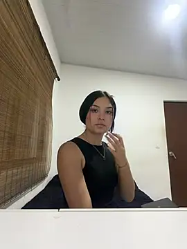 Isa-Gomezz online show from July 30, 2026, 3:05 am