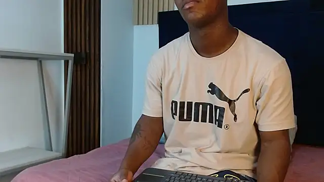 alexis fernandez online show from July 25, 2026, 7:31 pm