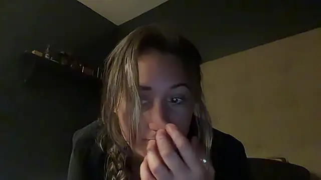 Snapshot of katiecakesss chatting on July 29, 2026, 2:00 am katiecakesss online show from July 29, 2026, 2:00 am