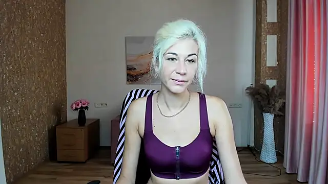 Emilia Wils online show from July 30, 2026, 5:28 am