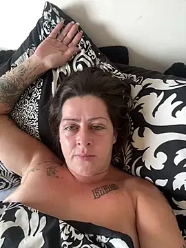 tattooed milf online show from July 26, 2026, 8:43 am