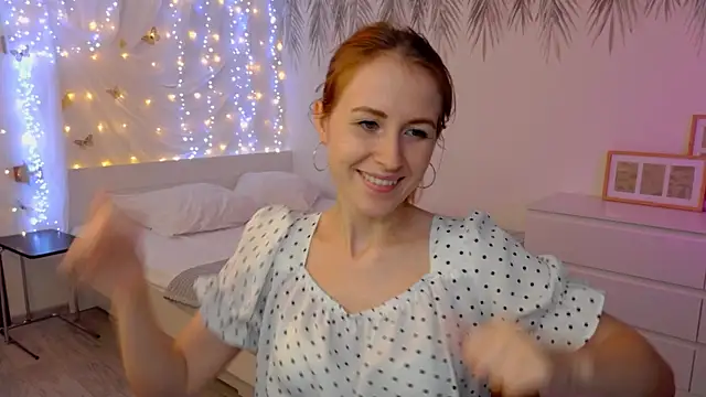 LeonaFoxx online show from July 25, 2026, 7:16 am