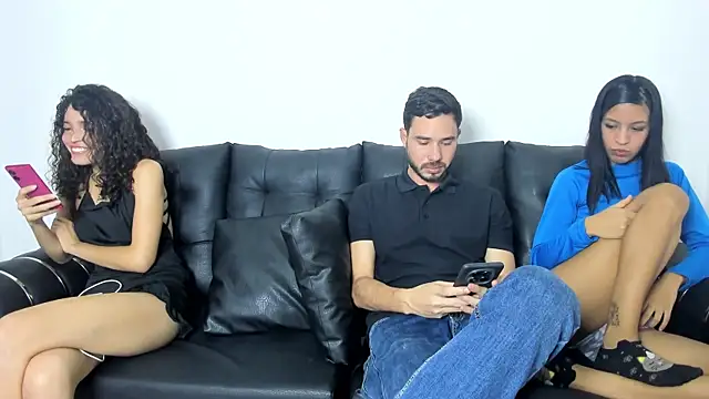 Royal Threesome18 online show from July 24, 2026, 2:51 am