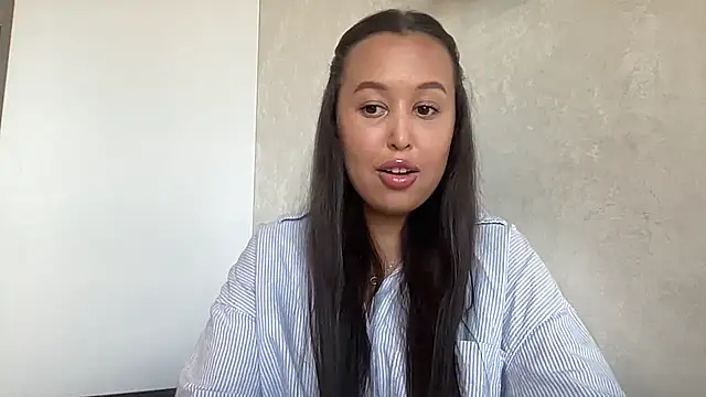 Dana 0005 online show from July 27, 2026, 4:14 pm