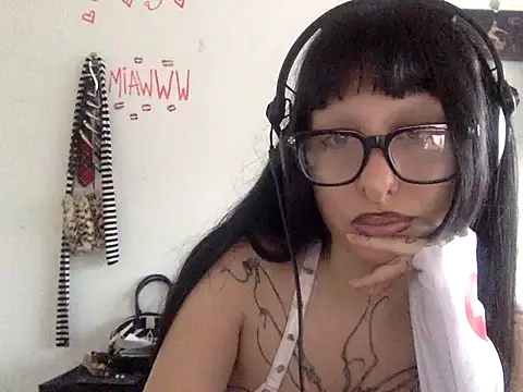 sasha69xoxo online show from July 27, 2026, 8:16 pm