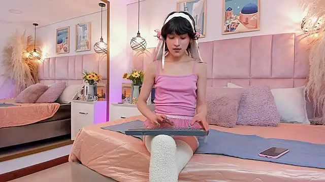 Nahomi Osaki online show from July 26, 2026, 12:56 pm