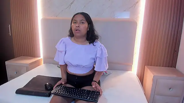 Sweet HL online show from July 26, 2026, 2:02 pm