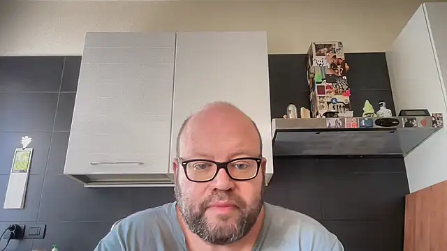 Snapshot of theitalianbear chatting on May 21, 2026, 7:39 am theitalianbear online show from May 21, 2026, 7:39 am