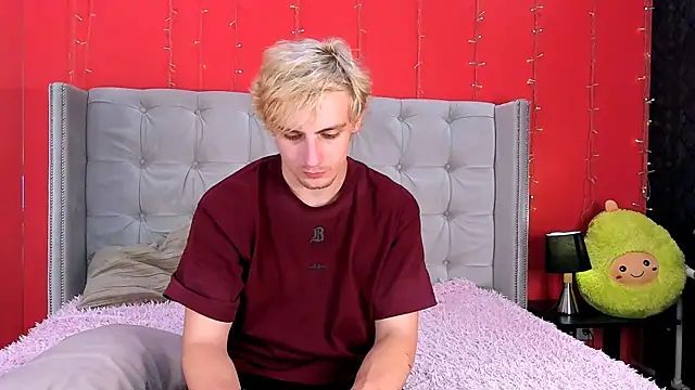 DamonLux  online show from July 29, 2026, 8:41 pm