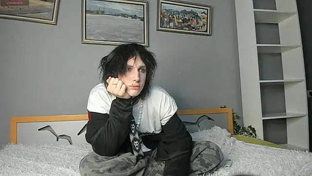 Ember Vixen online show from July 25, 2026, 9:54 pm