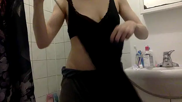 laetitia xo online show from August 6, 2026, 12:27 am