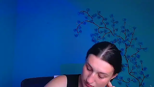 Erica Wonder  online show from August 3, 2026, 11:27 am