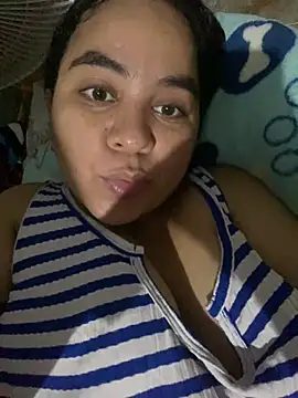 Snapshot of laura1999love chatting on July 31, 2026, 10:58 am laura1999love online show from July 31, 2026, 10:58 am