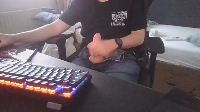 willemBertussen08 online show from July 31, 2026, 7:22 pm