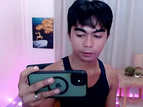 Snapshot of Xyrien_Miller chatting on July 30, 2026, 10:25 am Xyrien Miller online show from July 30, 2026, 10:25 am