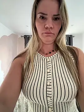 blondefantisy  online show from August 3, 2026, 5:48 am