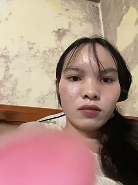 lola2003a online show from August 6, 2026, 3:07 pm