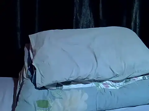 Snapshot of twilightaura chatting on August 5, 2026, 6:24 pm twilightaura online show from August 5, 2026, 6:24 pm