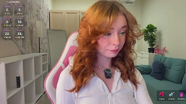 Eva RedQueen online show from August 2, 2026, 5:21 pm