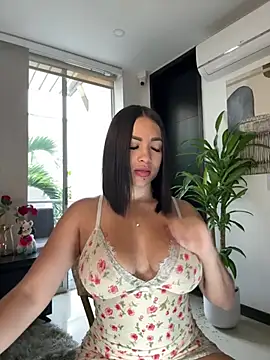 Snapshot of HannaBeckett chatting on February 2, 2026, 12:04 pm HannaBeckett online show from February 2, 2026, 12:04 pm