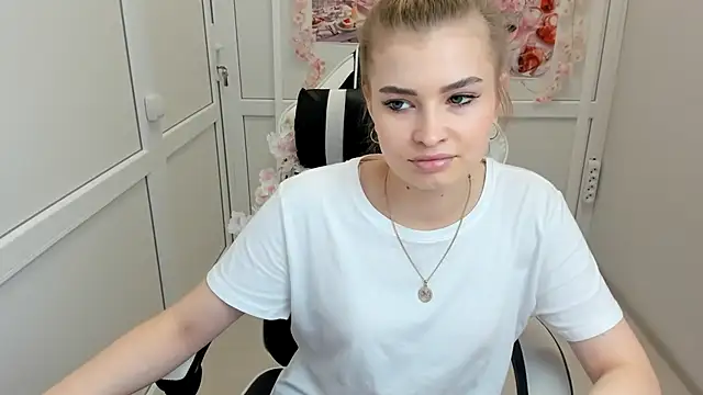BrielleStorm online show from August 6, 2026, 5:57 am