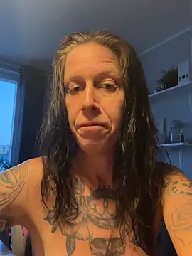 lapunkt89 online show from August 4, 2026, 7:07 pm