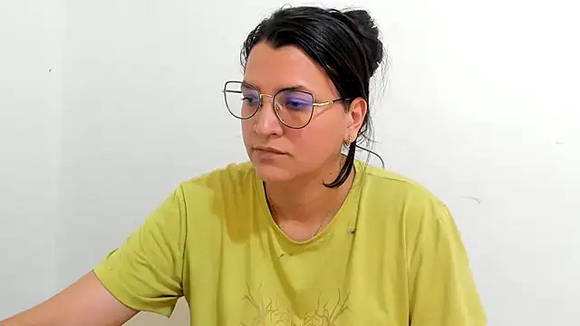 Snapshot of MARILYN_GARCIA chatting on September 17, 2025, 4:20 pm MARILYN GARCIA online show from September 17, 2025, 4:20 pm