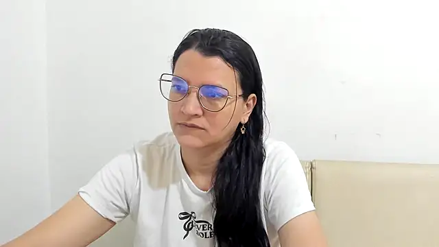 MARILYN GARCIA online show from February 13, 2026, 1:11 pm