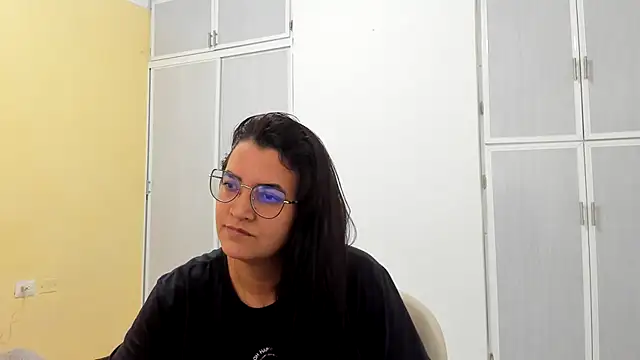 Snapshot of MARILYN_GARCIA chatting on March 13, 2025, 4:45 pm MARILYN GARCIA online show from March 13, 2025, 4:45 pm