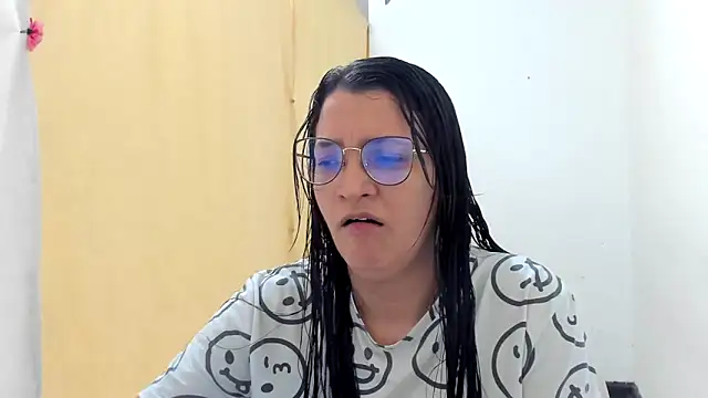 Snapshot of MARILYN_GARCIA chatting on October 16, 2025, 1:41 pm MARILYN GARCIA online show from October 16, 2025, 1:41 pm