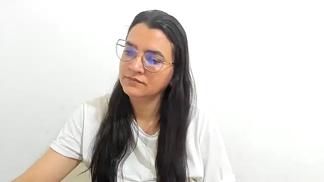 Snapshot of MARILYN_GARCIA chatting on September 29, 2025, 1:39 pm MARILYN GARCIA online show from September 29, 2025, 1:39 pm