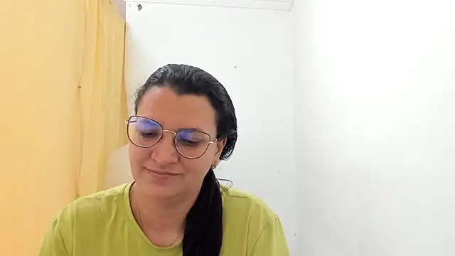 Snapshot of MARILYN_GARCIA chatting on October 23, 2025, 2:16 pm MARILYN GARCIA online show from October 23, 2025, 2:16 pm