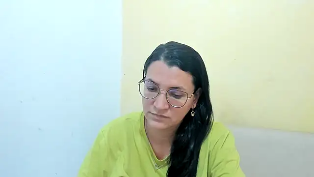 Snapshot of MARILYN_GARCIA chatting on April 13, 2026, 7:07 pm MARILYN GARCIA online show from April 13, 2026, 7:07 pm
